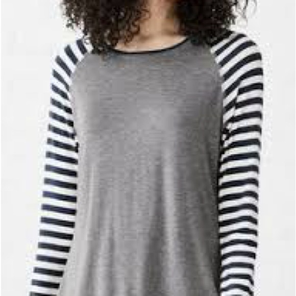 Matilda Jane Tops - NWT- Matilda Jane Long-Sleeve T-Shirt Tunic Top Navy & White Striped Sleeves